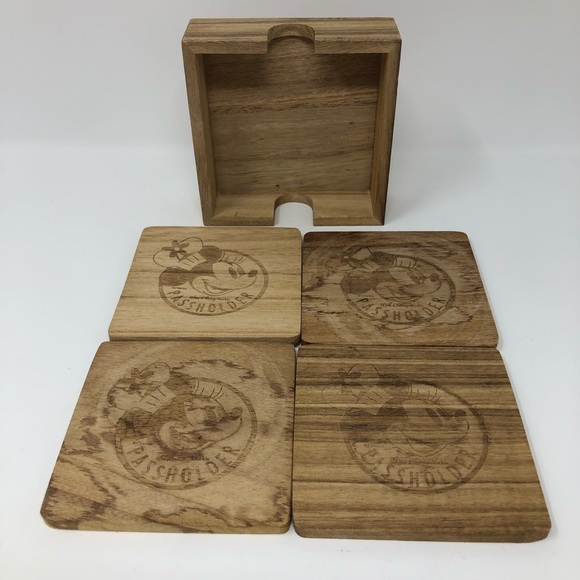 Disney Other - Disney World Passholder Minnie Wooden Coaster Set
